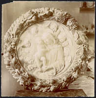 Round relief with Madonna with child