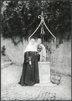 Nadine Helbig with her mother Princess Nathalie in Villa Lante